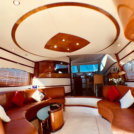 Отель Easyacht Boat & Breakfast Чивитавеккья