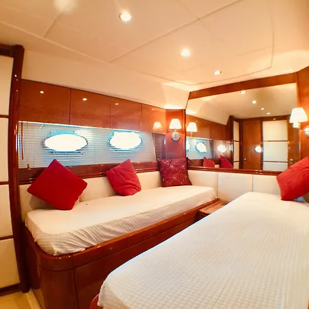 Easyacht Boat & Breakfast *